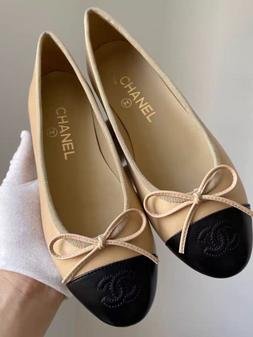 Chanel Beige Black Cap Toe Bow CC Ballerina Flats Size 37